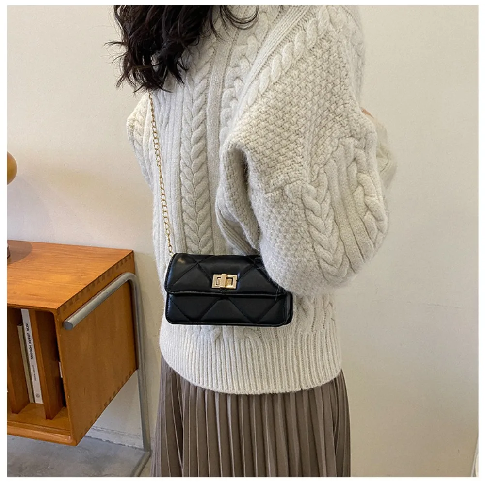 

Миниатюрная сумка, новинка 2024, однотонная индивидуальная маленькая квадратная сумка, повседневная простая сумка-мессенджер через плечо с цепочкой