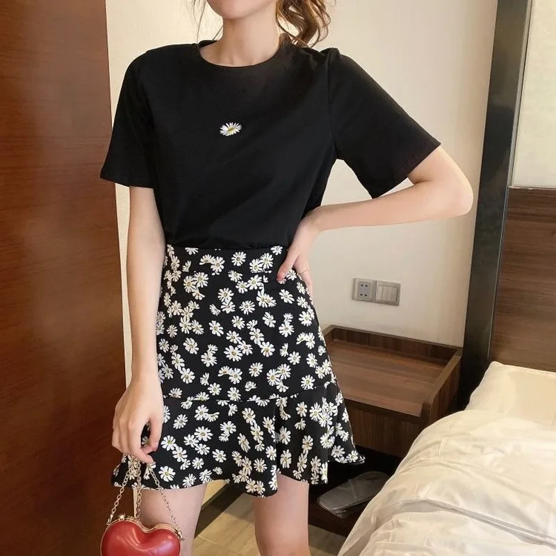 

Женское платье с круглым вырезом и цветочным принтом, большие размеры