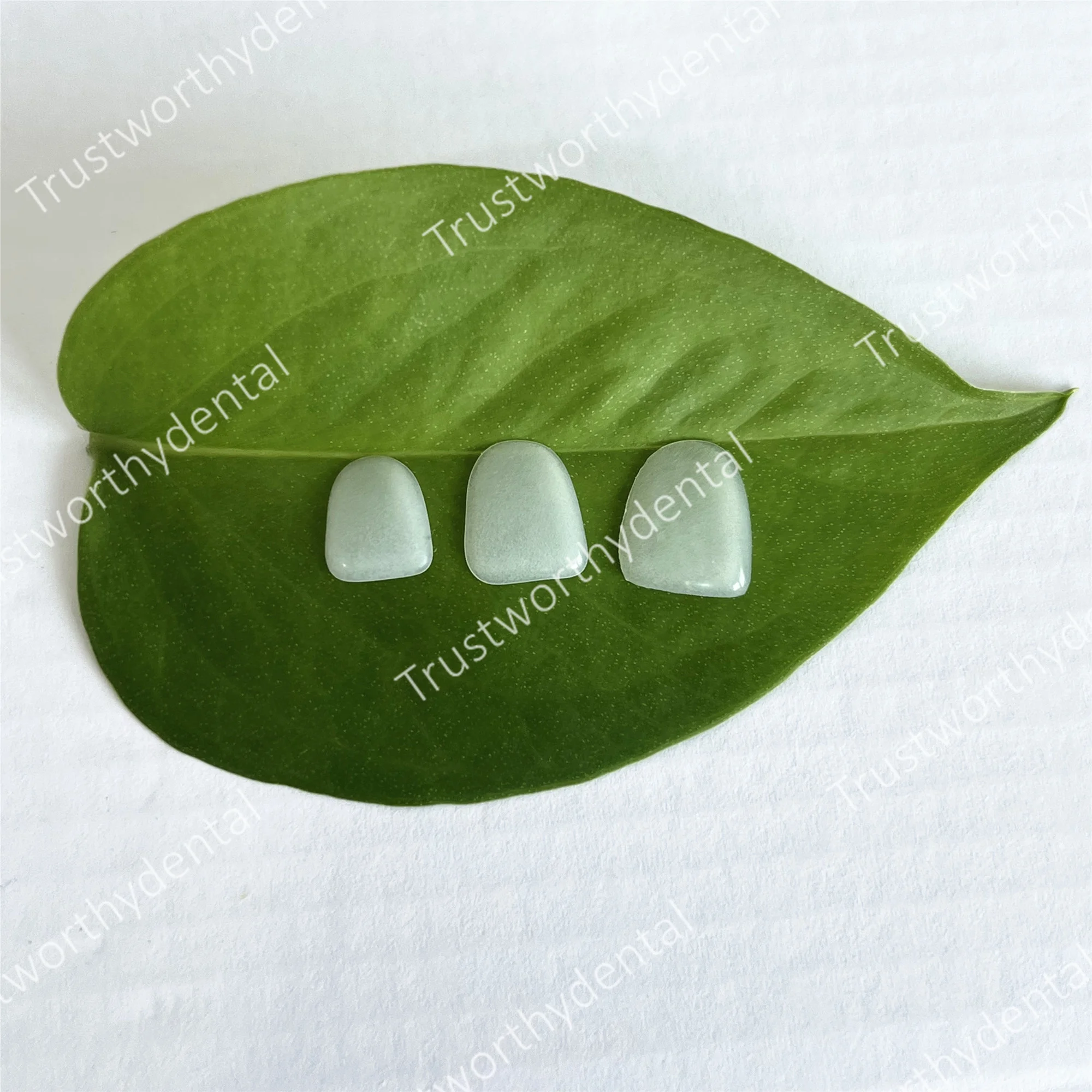 Impiallacciatura di porcellana composita dentale Sbiancamento dei denti anteriori Impiallacciature superiori inferiori Materiali per il restauro di odontoiatria bianco brillante - immagine 3