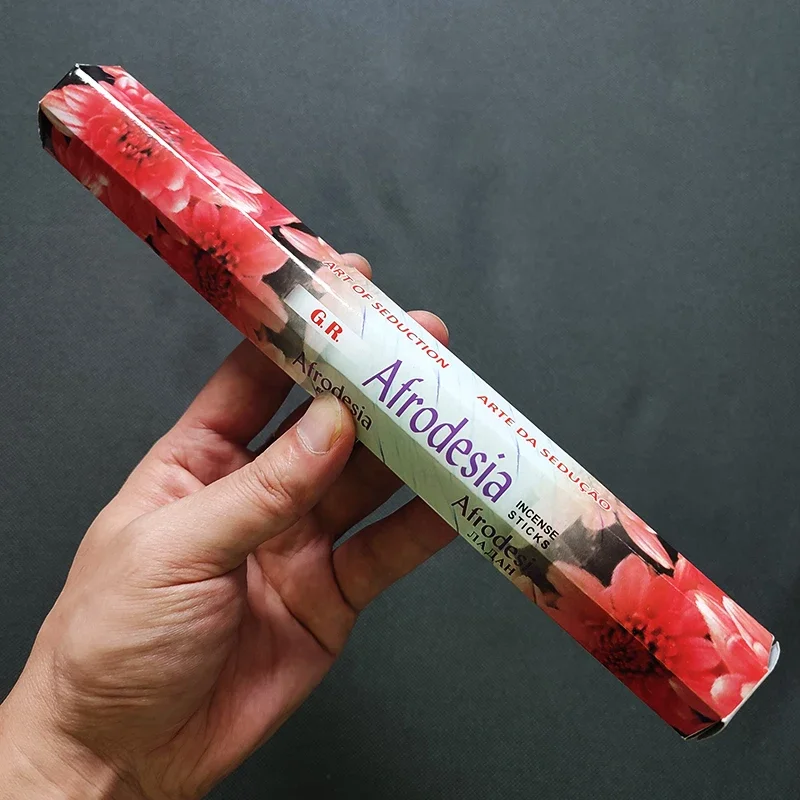 White Sage & Lavender Aromatherapy Incense - Purifying & Deodorizing Air with Sea Breeze Love Essence for Meditation & Yoga (20 Sticks)