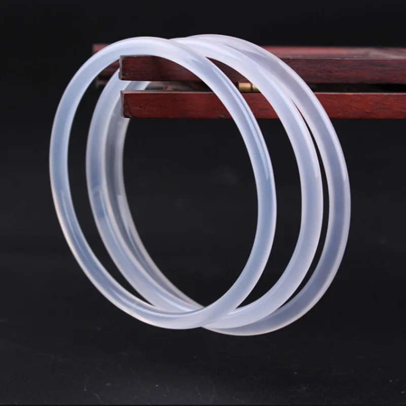 

Натуральный белый халцедон ручная работа резной тонкий круглый браслет модные ювелирные изделия из бутика женский Агат красивый браслет подарок аксессуары