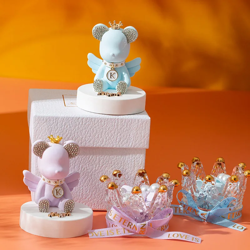 

Car aromatherapy decoration gypsum bear glass crown combination cute car aromatherapy decoration gift box