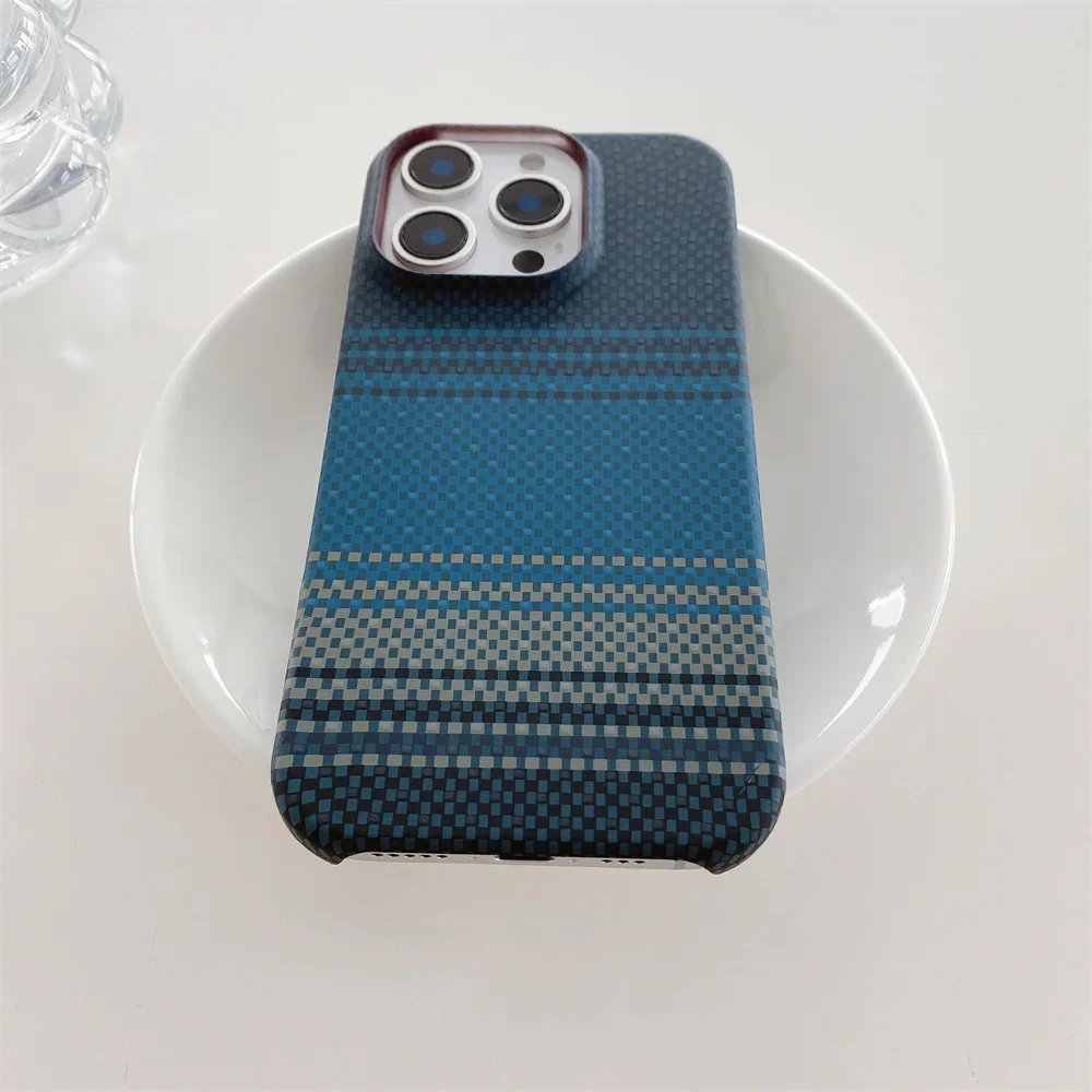 รูปสินค้า เคสโทรศัพท์ดีไซน์ล้ำ วัสดุเคฟลาร์ผสมหนังคาร์บอนไฟเบอร์