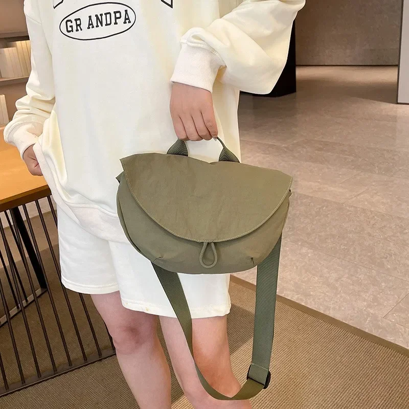 Women Crossbody Fashion Hidden Magnetic Button Sports Riding Waist Bag Nylon Dumpling Shoulder Satchel Suitable for Travelling