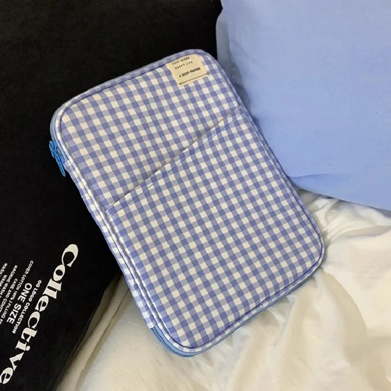 Versatile Tablet and Laptop Protective Sleeve with Pocket