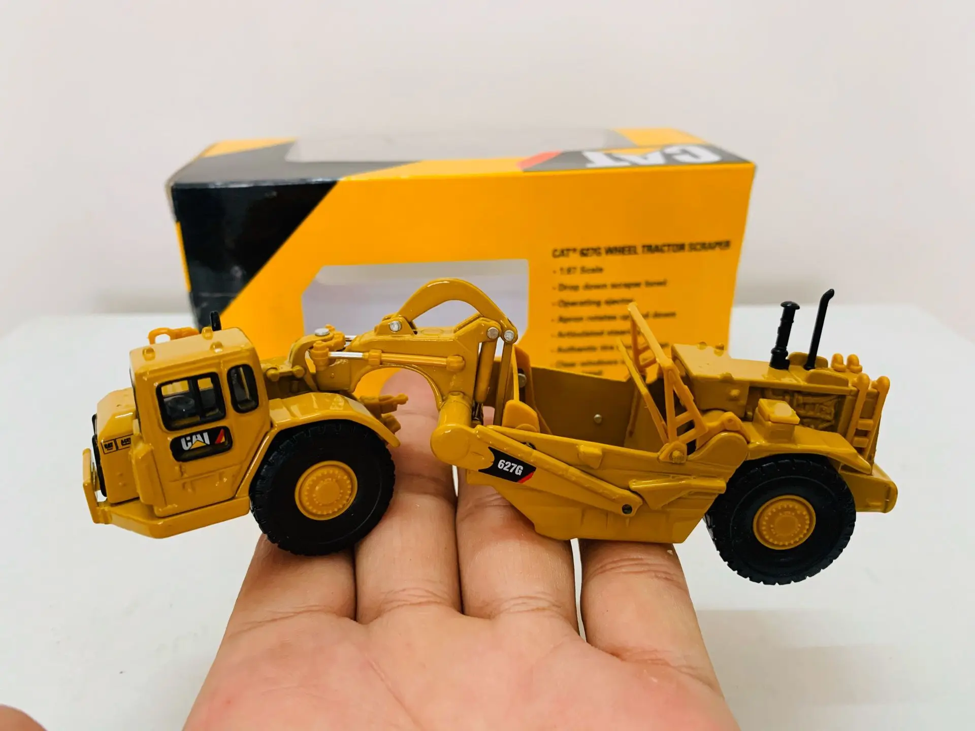 Norscot Caterpillar Cat 627G Wheel Tractor Scraper 1/87 HO Scale Die-Cast Model 55134