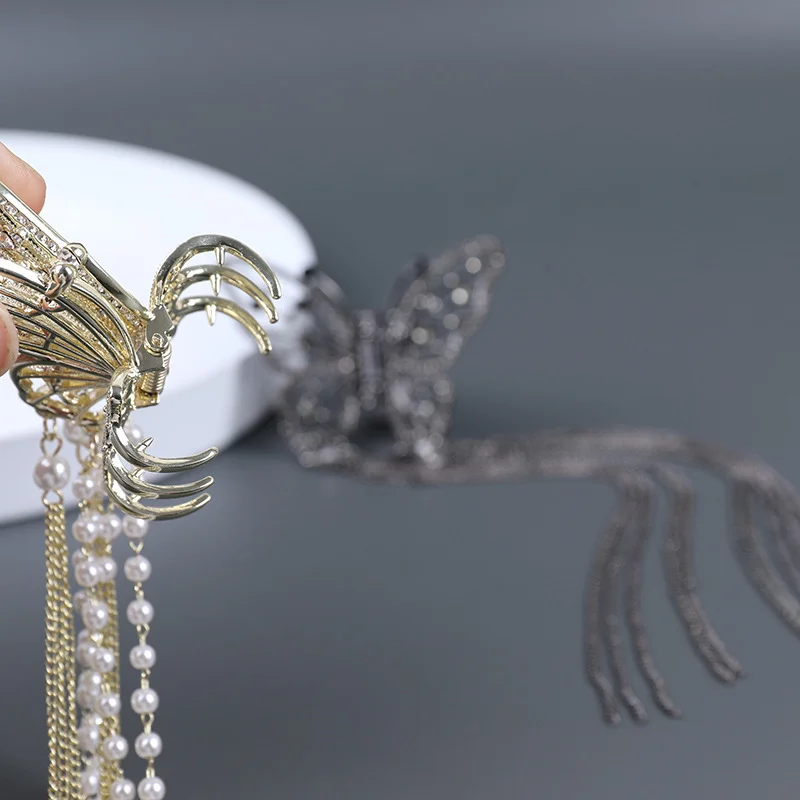 GITGRNTH Pearl Btterfly Hair Claw Clip Tassel Butterfly With Crystal Fancy  Pearl Elastic Cotton Hair Band : : Jewellery