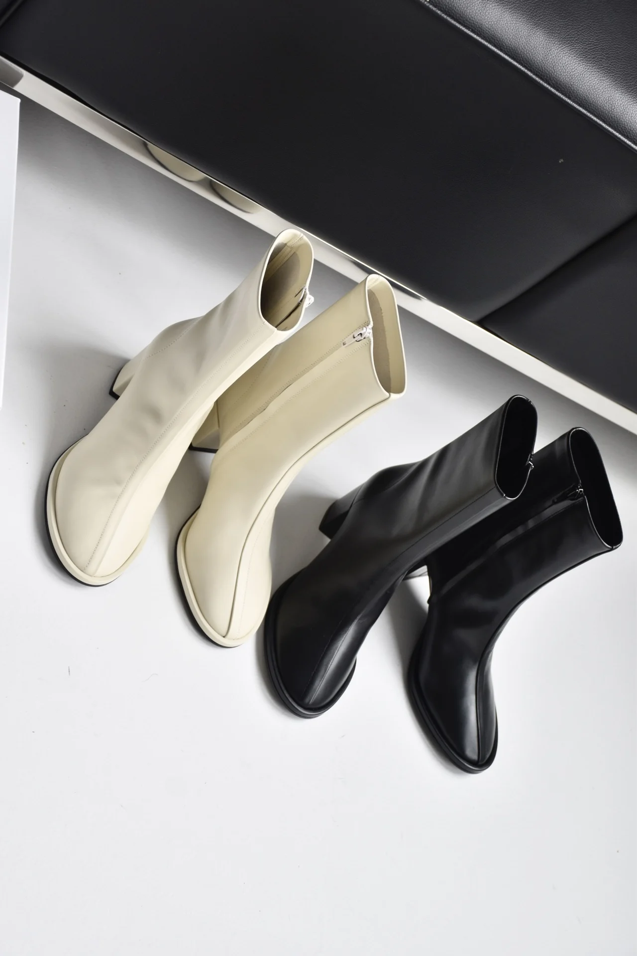 

Simple shoe design and unique head shape design 1215