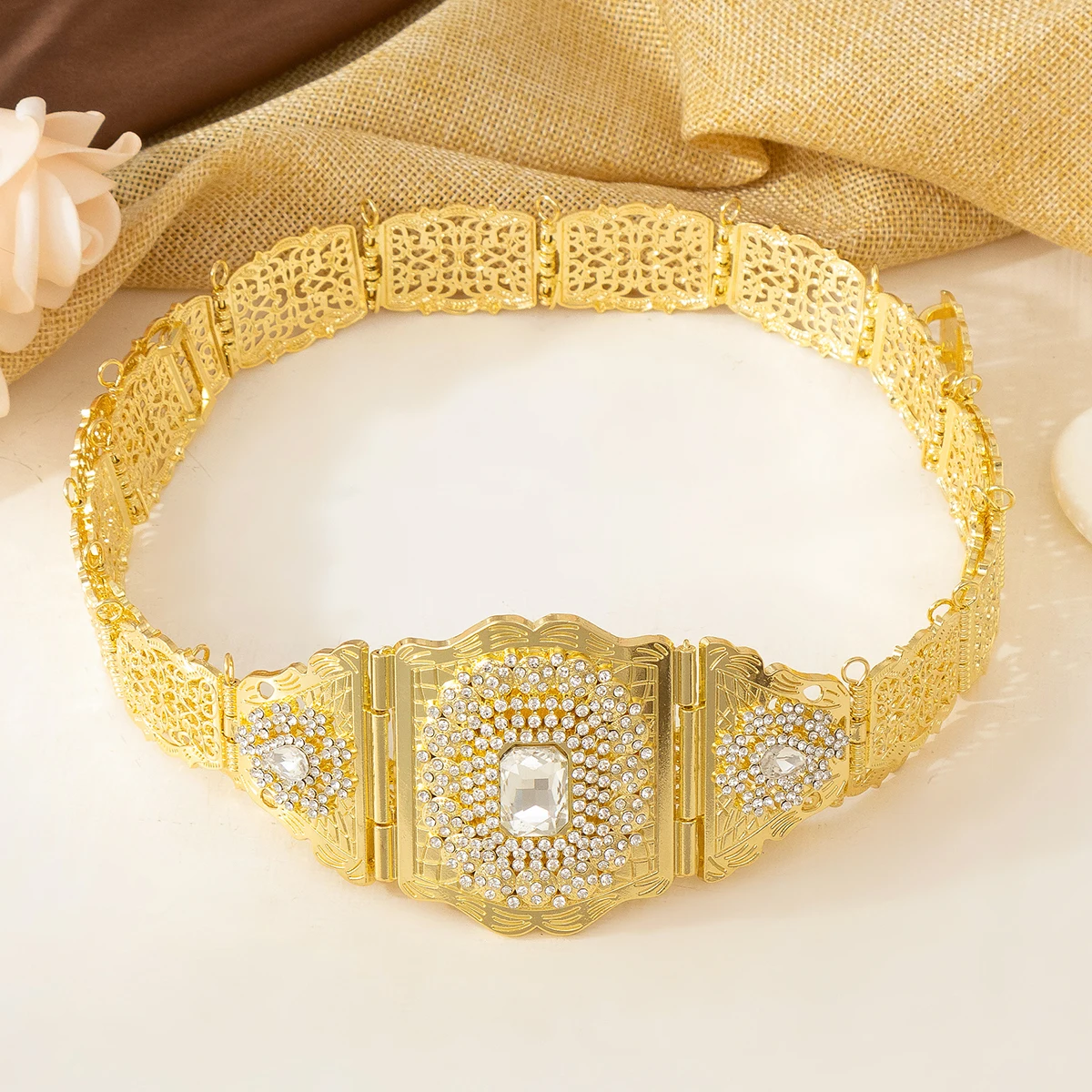 Wedding Dress Jewelry Gold Cutout Pattern Carved Inlaid Rhinestone Katan Bridal Belt Jewelry
