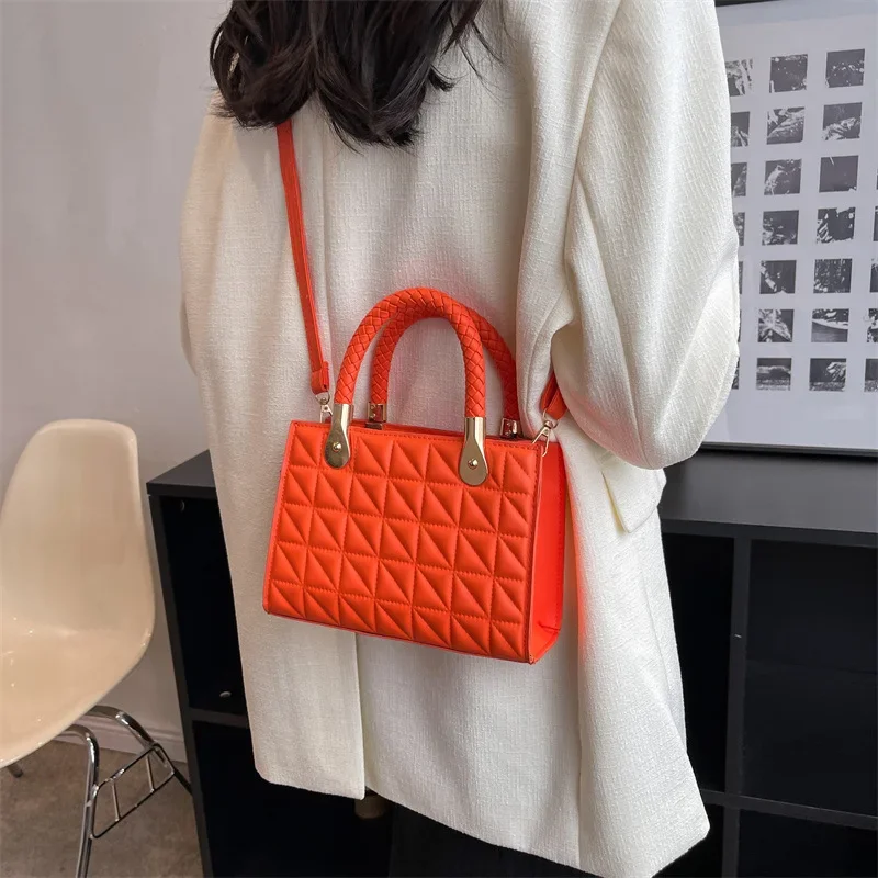 Simple Women's Stylish 2024 Winter New Popular Fashion Crossbody Small Square Bag Casual Shoulder Handbag