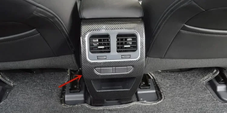 

For Haval F7 2018-2021 ABS Chrome air outlet of rear air conditioner Anti-kick pad Armrest box anti kick pad car accessories