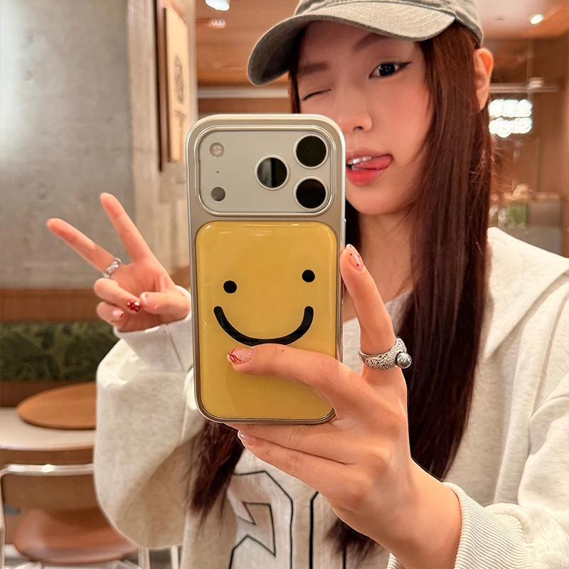 Minimalist Smiling Face Electroplated Drip Glue Phone Case