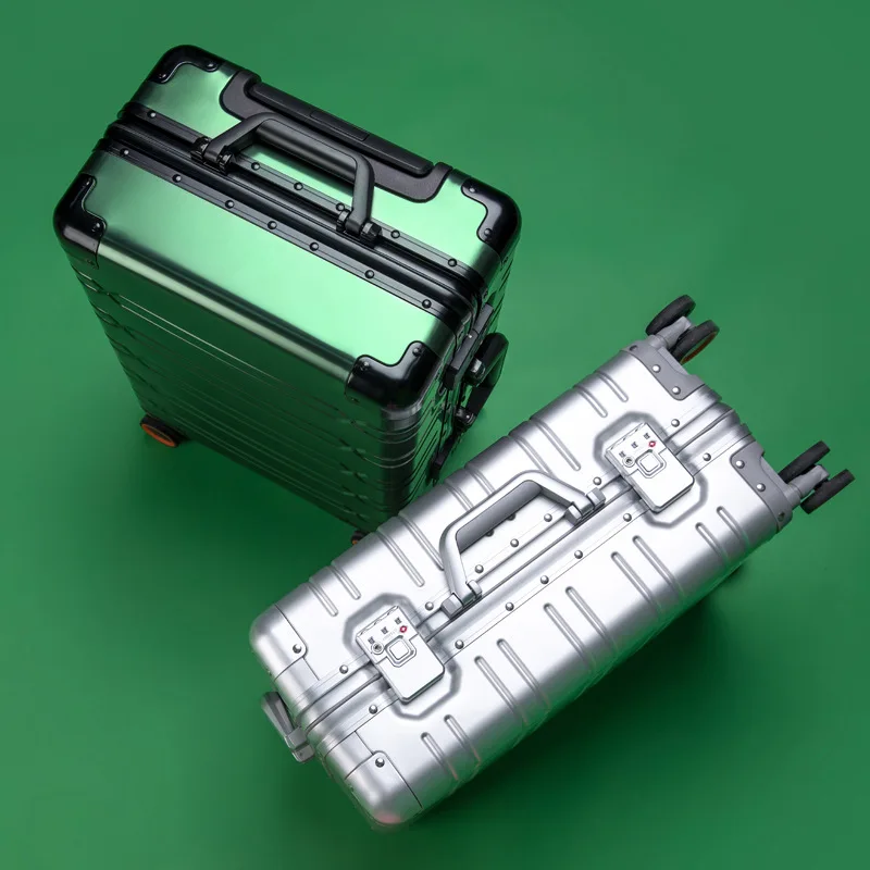 Рисунок 4 - Чемодан из алюминиево-магниевого сплава