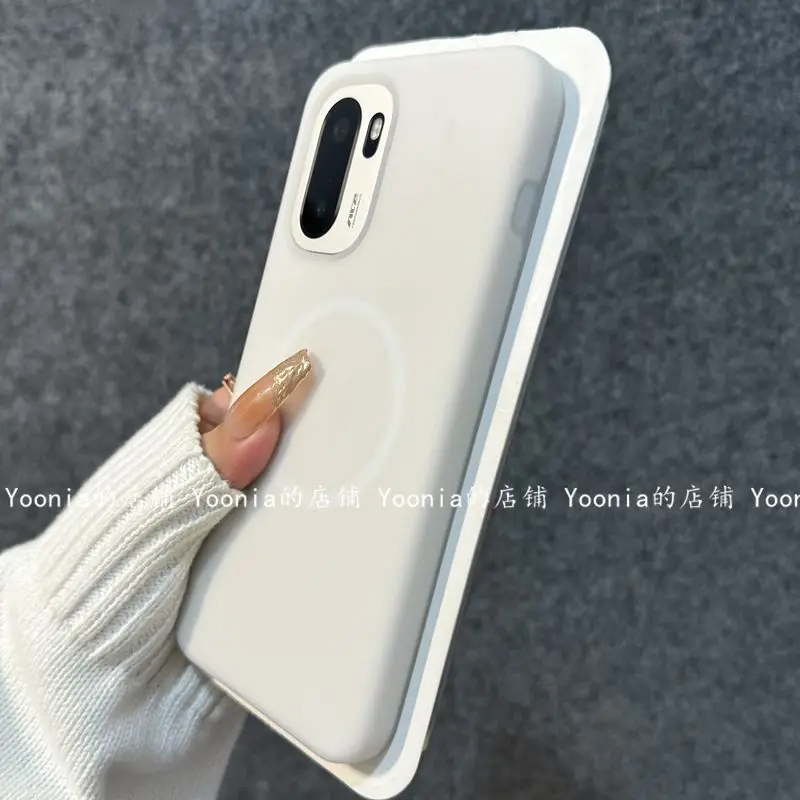 New Soft and Drop-Proof Magnetic Liquid Silicone Phone Back Cover