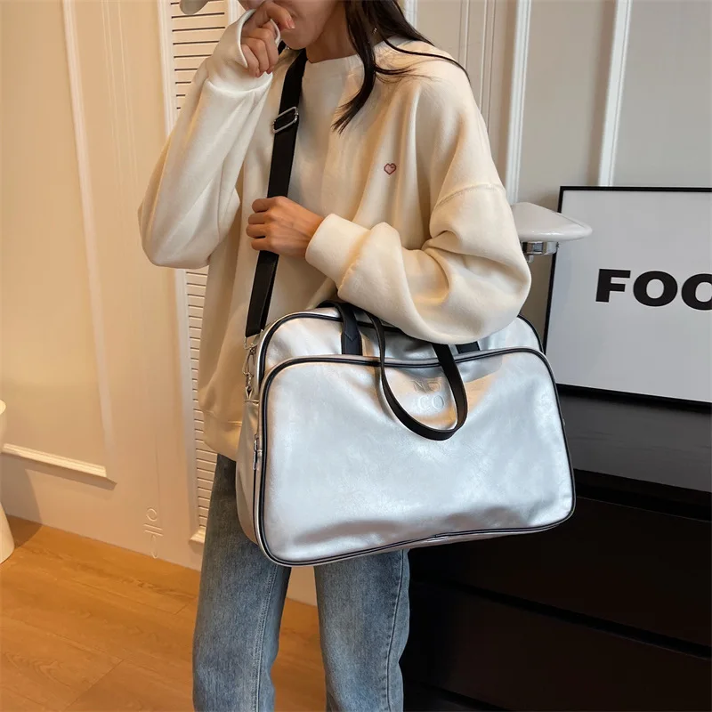 2024 New Fitness PU Leather Sports Large Capacity Luggage for Women's Portable Outdoor Short Distance Travel Women Travel Bags