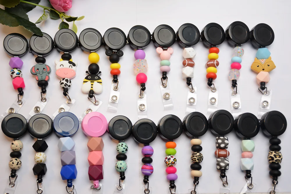 2024 New Fashion Cute Cows Bee Retractable Badge Reel Silicone