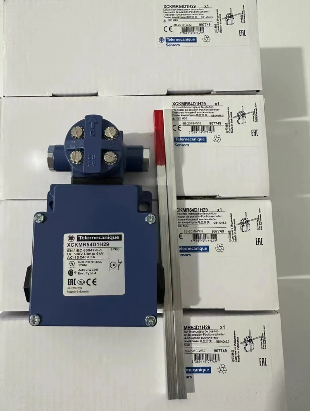 New Original XCKMR54D1H29 Cross Limit Switch