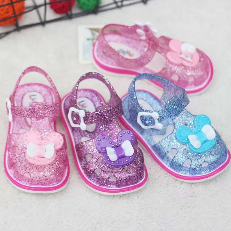 Girl sandals new fashion little girl princess shoes open toe primary school Korean version of summer children's crystal sho