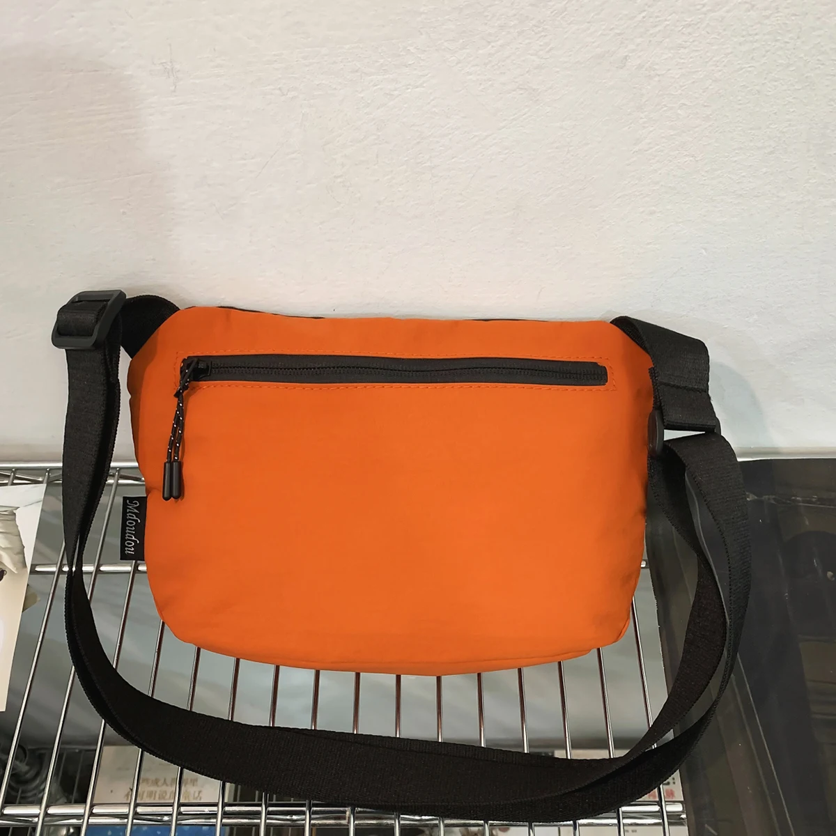 Sling Bag for Cycling & Commuting, Lightweight Large Capacity Travel Shoulder Bag, Unisex Sports Waist Pack Casual Outdoor