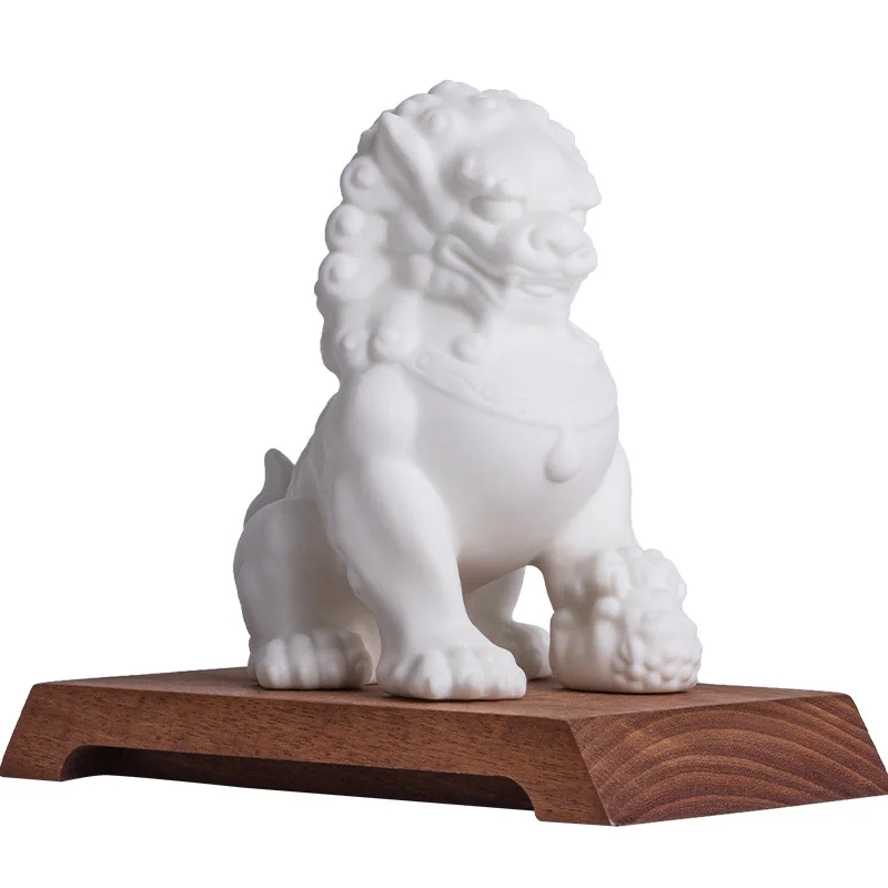 Creative ceramic lion ornaments for decoration, living room, entrance, foyer, indoor desktop decorations