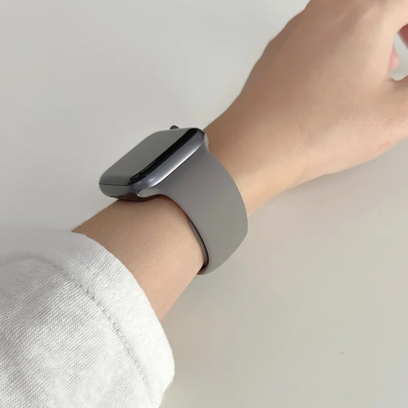 Premium Silicone Sports Band for Smartwatches - Versatile Size Options
