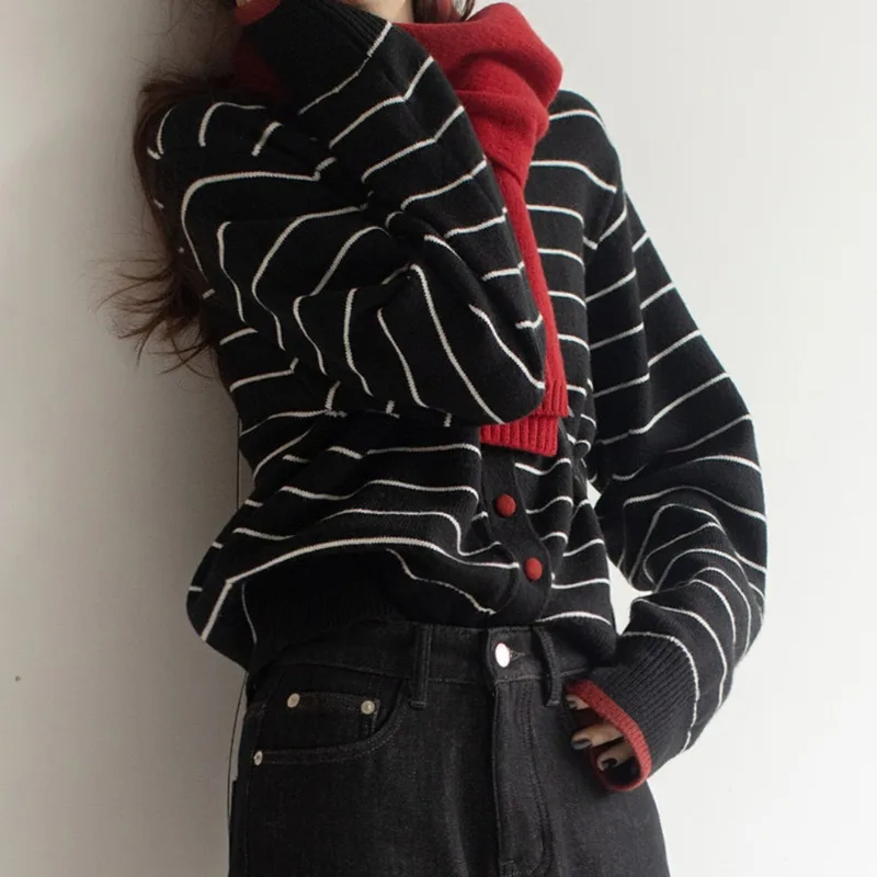 Autumn and Winter New Fashion Women's Clothing Striped Crew Neck Long Sleeved Sweater Elegant and Casual Top Soft Knitwear