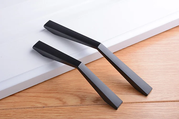 9476805700_654452021