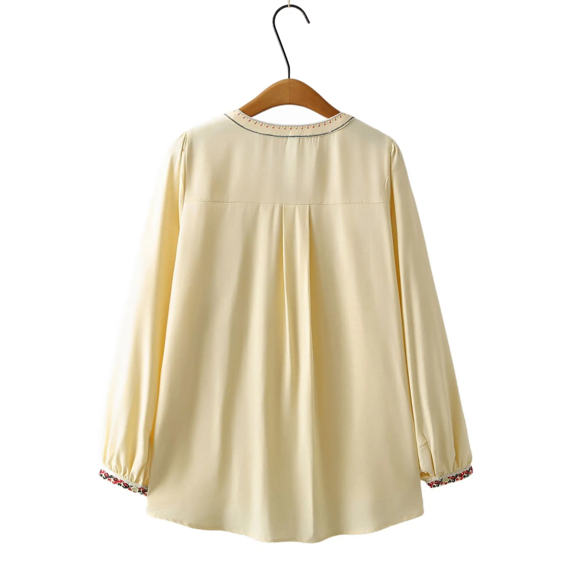 Fashion Plus Size Women's Blouses Autumn New Style Retro V-neck Embroidered Shirt Ethnic Style Top 2583