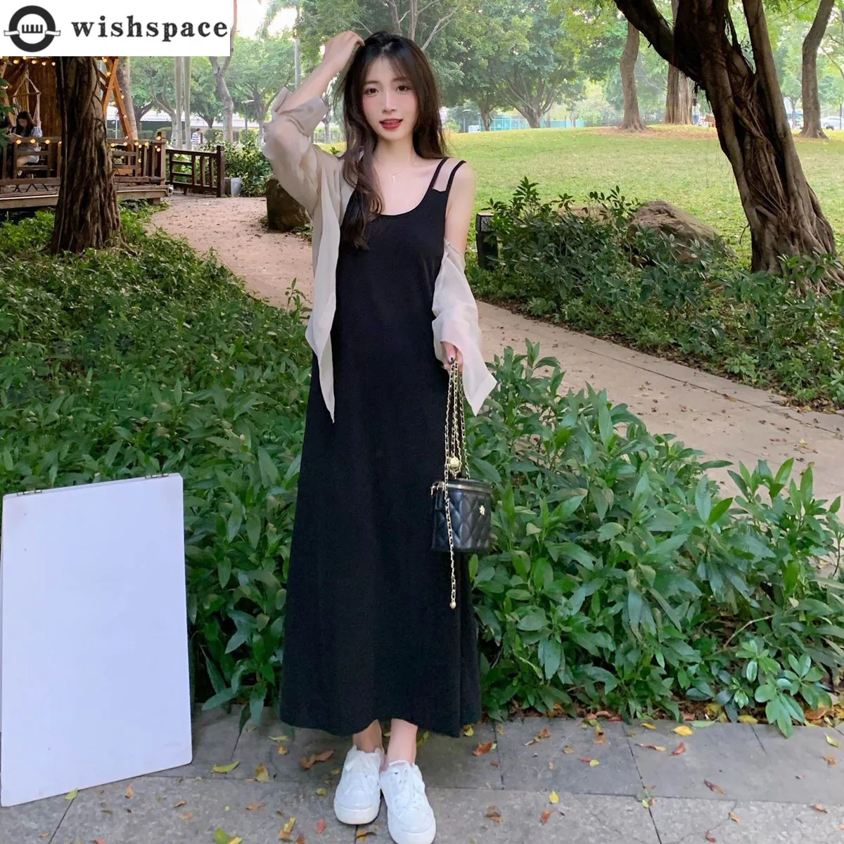 Spring/Summer New Black Slim Slim Slim Slim Strap Dress with Sunscreen Shirt for Fashion Two Piece Set for Women