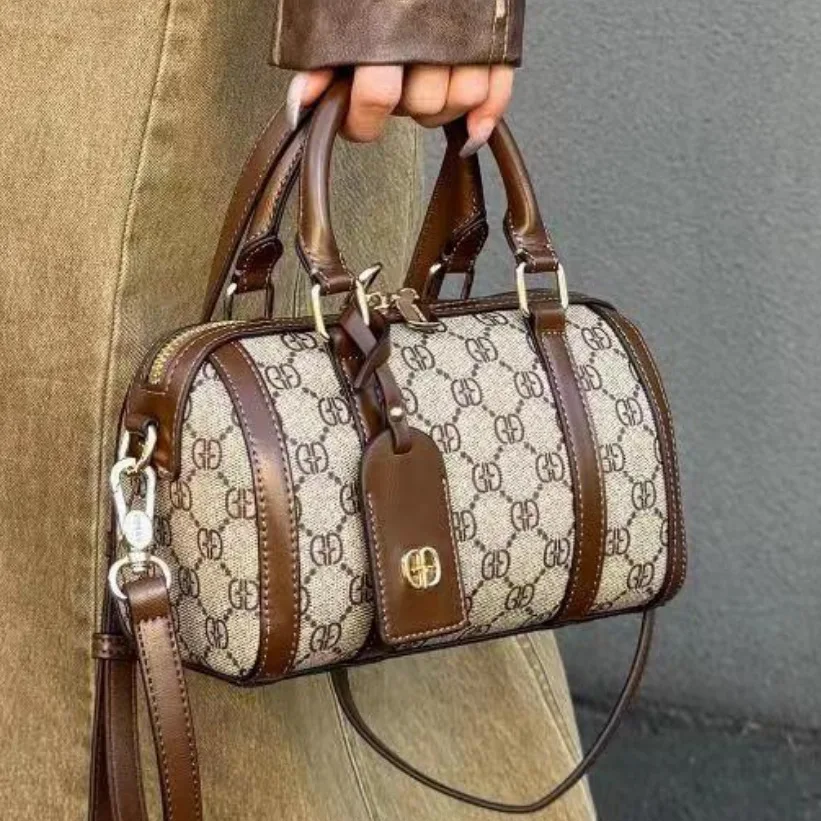 

2024 New Trendy Shoulder Bag with Pillow Shape Design and Light Luxury Style ladies hand bags purses and handbags