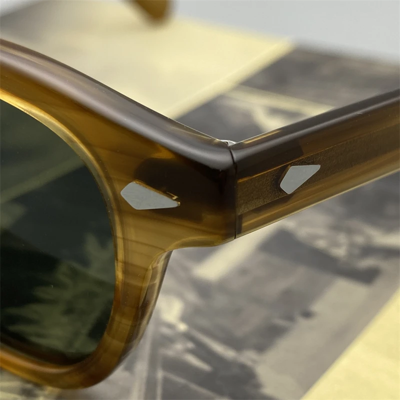 Unisex circular sunglasses showing different frame colors.