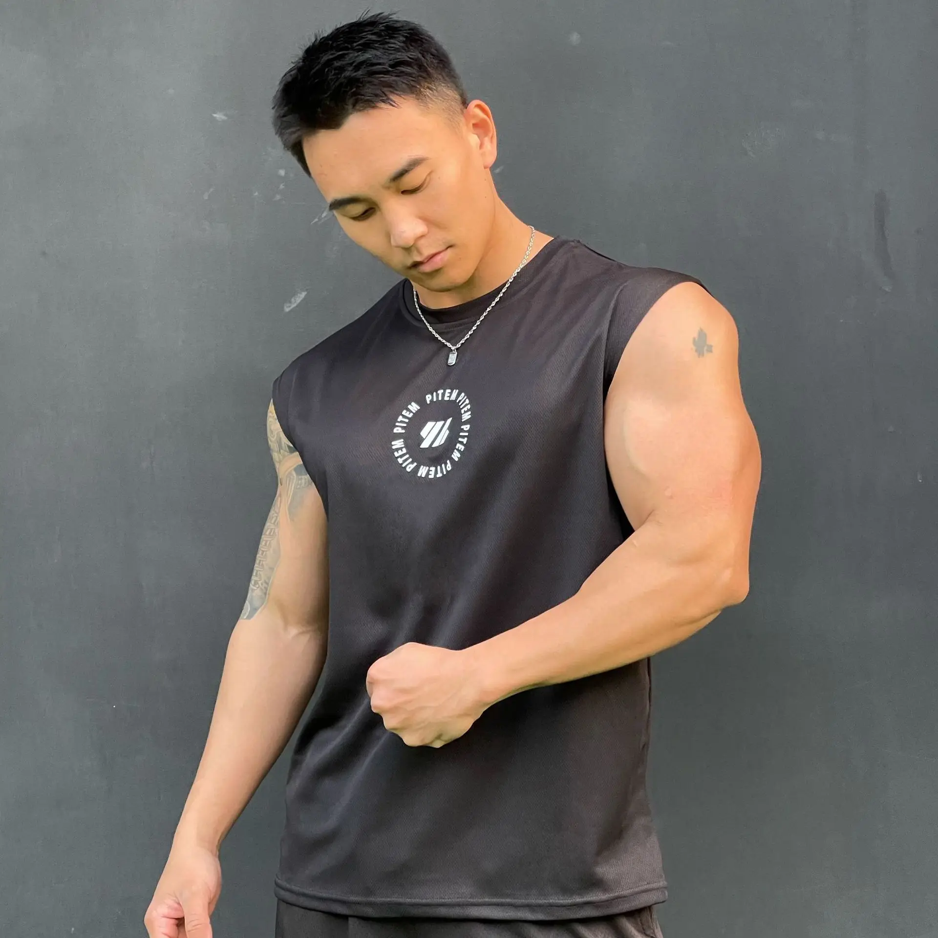 New Mens Gym Tank top Men Fitness Sleeveless Shirt Male Mesh Breathable Fitness Sports Vest Undershirt Gyms Running Vest Men Sd789ea3e26144167b1a83e960c3953eaP