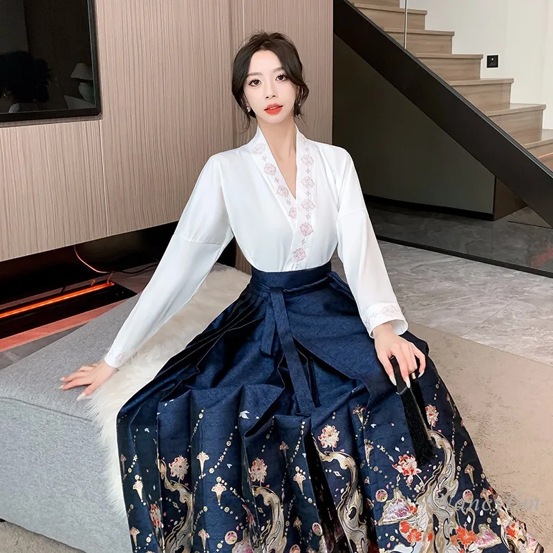 Рисунок 4 - Женская длинная юбка в китайском стиле