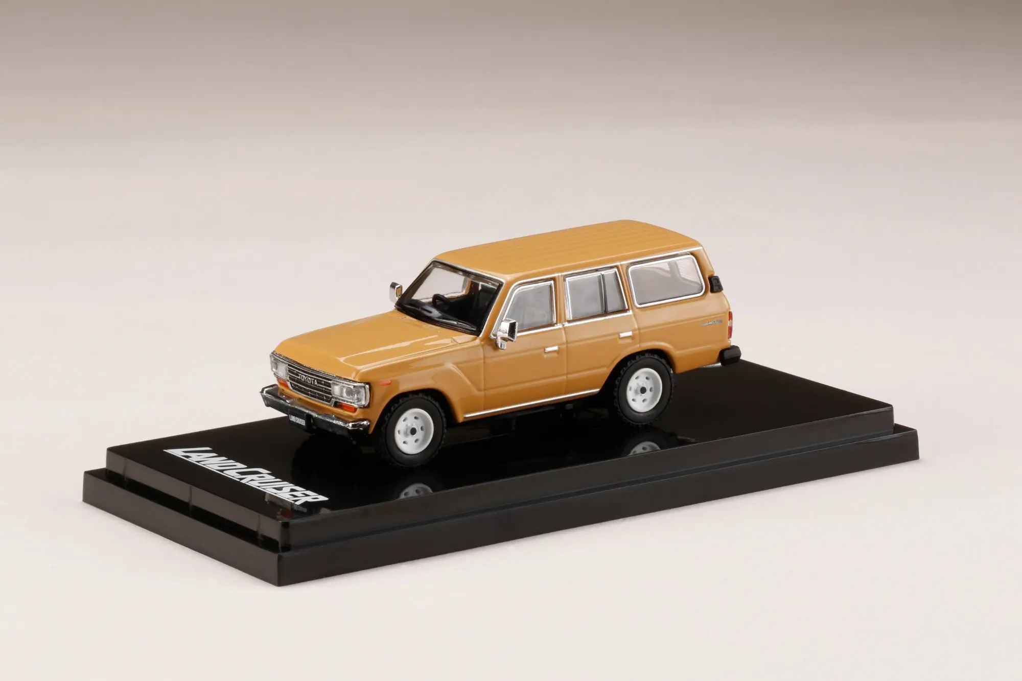 ミニカー60台セット ミニカー60台セット Hobby Japan 1:64 LANDCRUISER 60 GX /70 ZX
