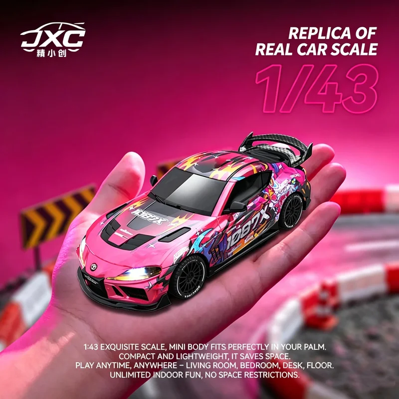 Télécommande et batterie de la Voiture RC Supra 1/24 2.4GHz 4WD 30km/h rouge.