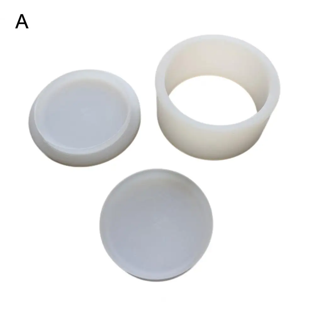 

Its soft yet tough texture ensures it won't warp easily, providing you with a durable baking companion.