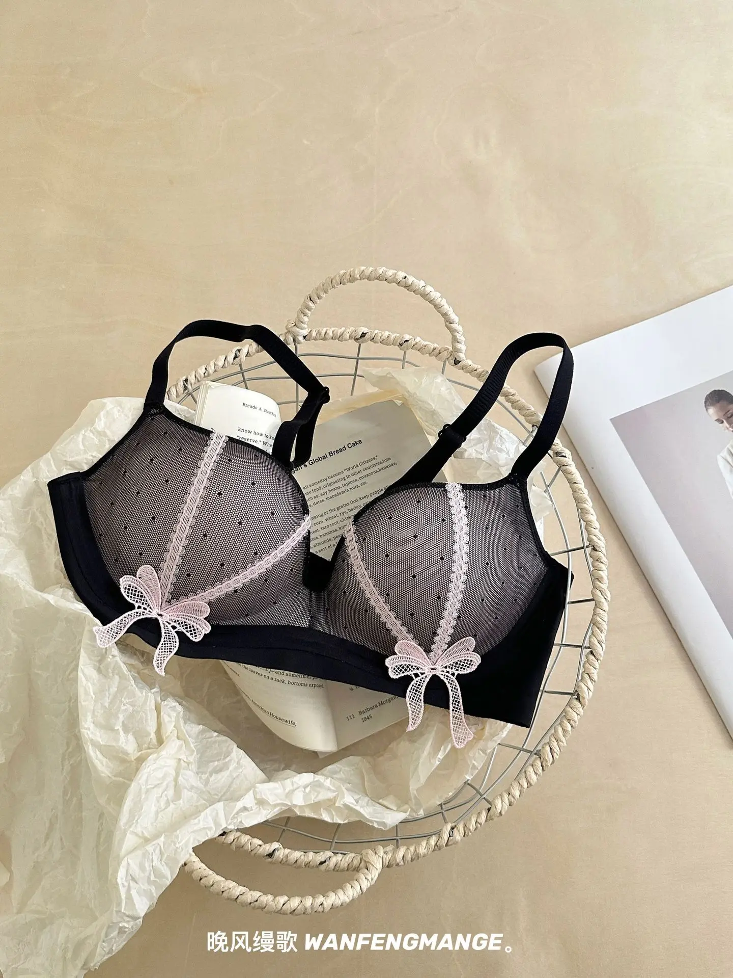 Polka Dot Bralette with French Peach Cup, Push Up Bra for Small Breasts, Adjustable Bow & Lace Halter Neck Bra 32-38 BANERDANNI