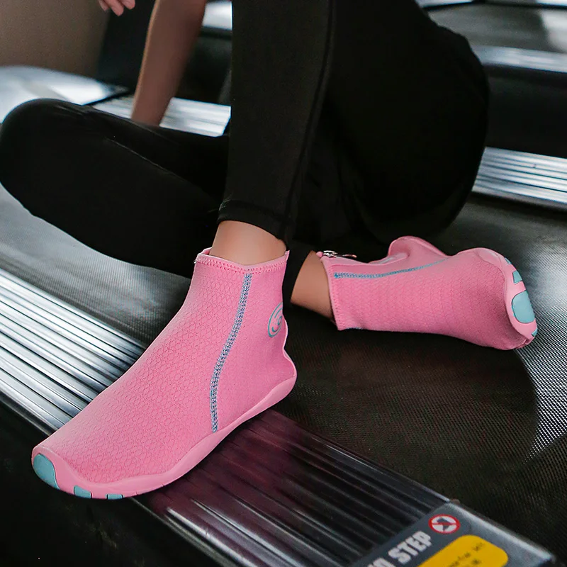 High Ankle Unisex Gym Footwaer Couples Vacation Beach Game Aqua Shoes Women Indoor Yoga Shoes Men Squat Fitness 35-46# water shoes aqua shoes