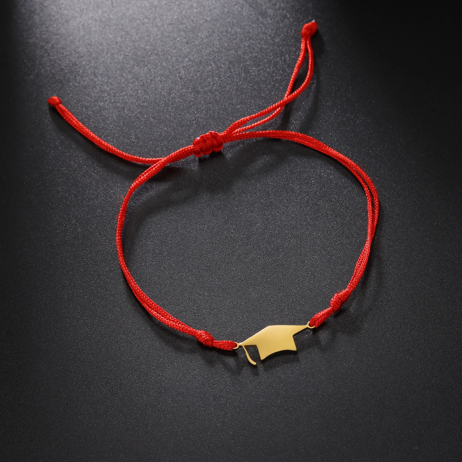 Braccialetto In Acciaio Inossidabile Con Berretto Da Scapolo Campus University Red Black String Charm Per Donna Uomo Studente Laurea Gioielli Regalo N