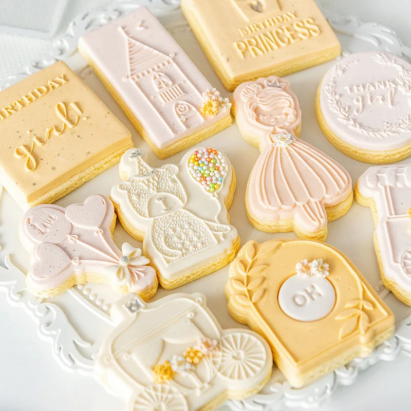Princess Castle Cookie Press Stamp Cake Decoration Tool Acrylic Cartoon Biscuit Mold Fondant Pastry Cookie Cutter cookie cutter baking mold cookie mould fondant cutter cookie maker press kit