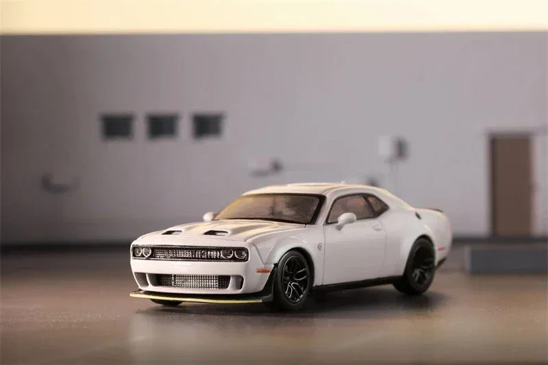 Stance Hunters 1:64 Dodge Srt Hellcat Limited 699 Diecast Model Car