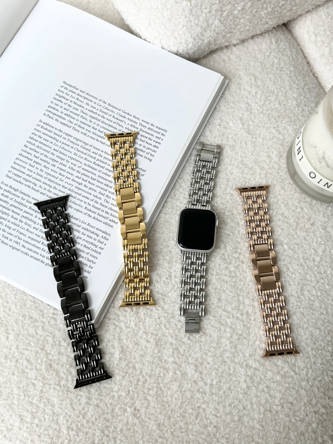 

New hollow metal strap for Apple Watch s8/7/6/5/4/3/2/SE strap High quality exquisite fashion watch strap