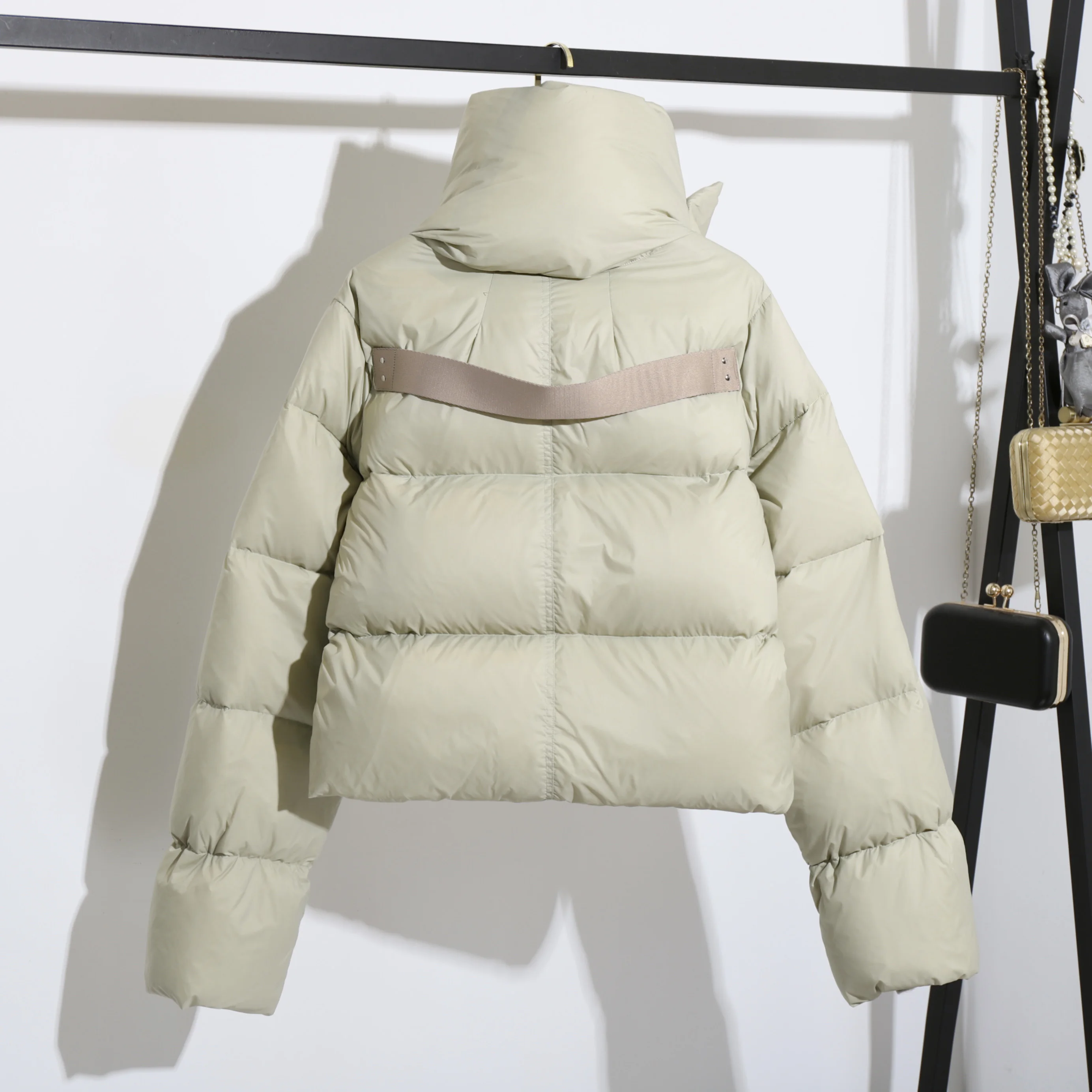 Winter Thick Warm High Quality 400g 90% White Duck Down Coat for Women Scarf Collar Cropped Puffer Jacket