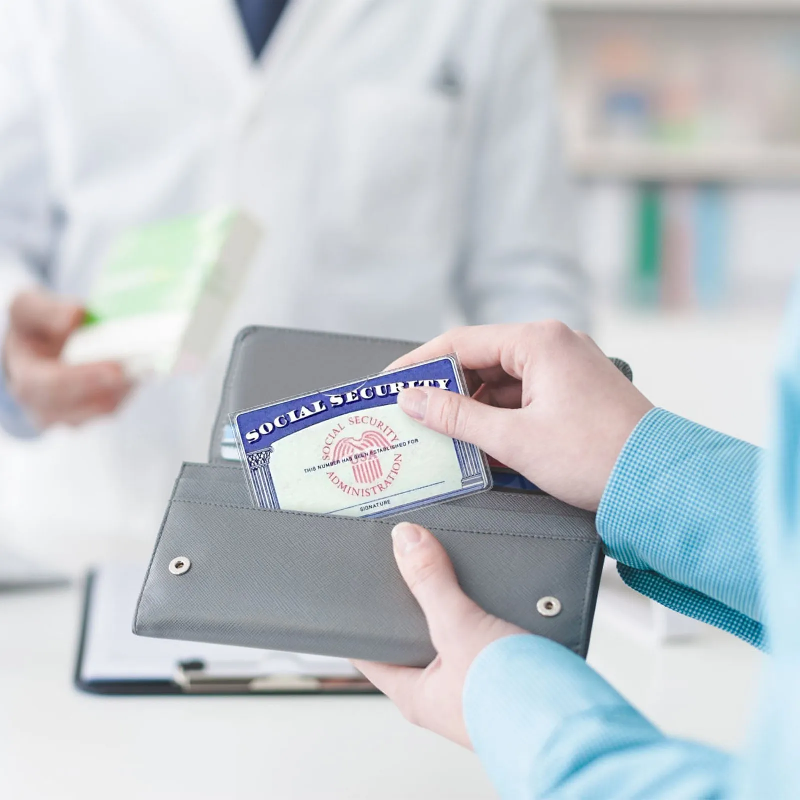 10/20pcs Social Security Card Covers Pvc Transparent Card Covers Protective Cover Wallet Credit Clips License Holder Wallet Card Holder Card Holder Credit Card Holder Card Wallet Id Card Holder Id Card Case Wallet Card Bag Business Card Holder Document Card Wallet Card Sleeve