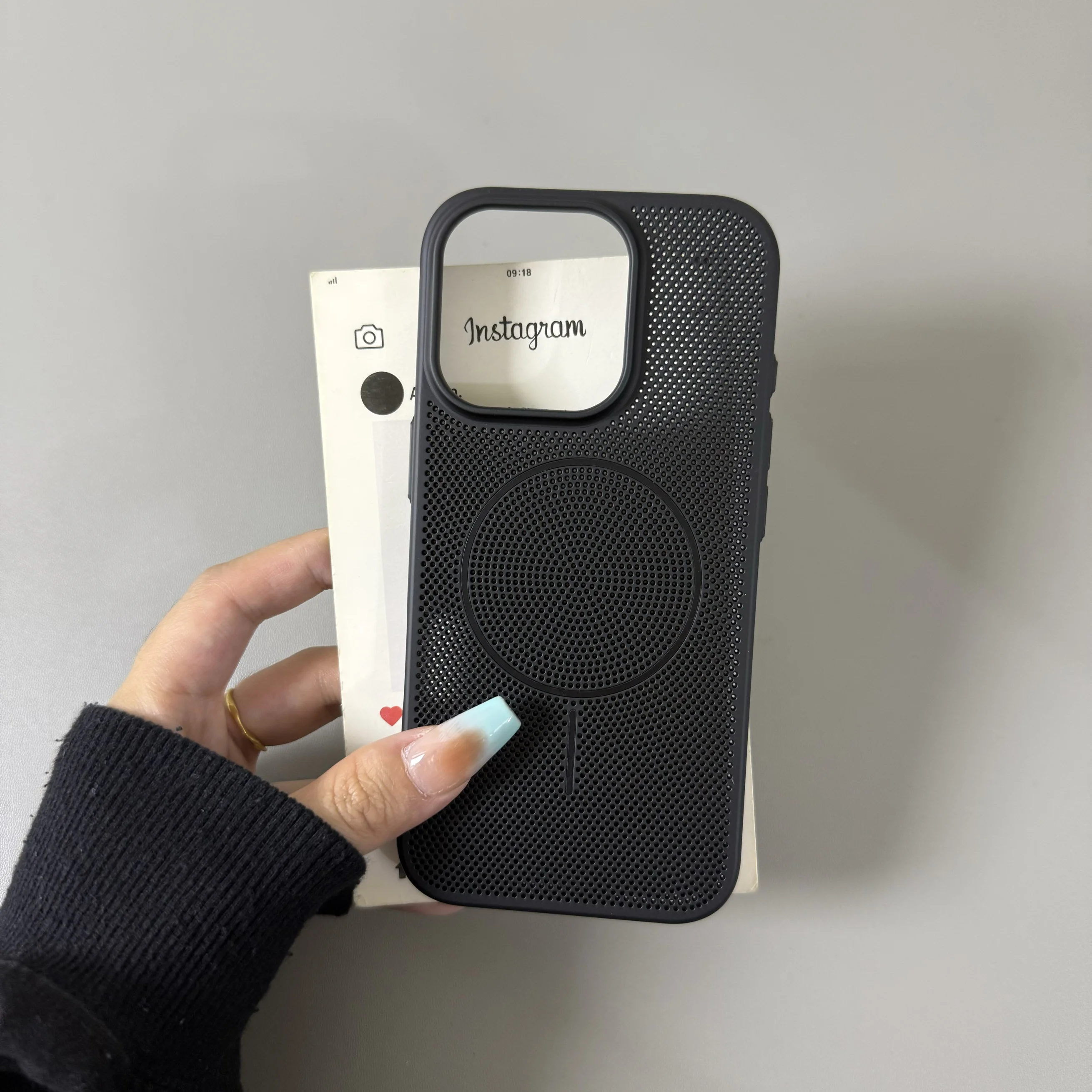 Vibrant Summer Dopamine Colorway Breathable Magnetic Charging Case - Ultra Thin Hard Cover