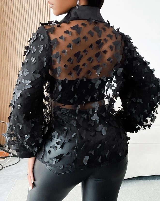 Рисунок 2 - Женская блузка с отложным воротником