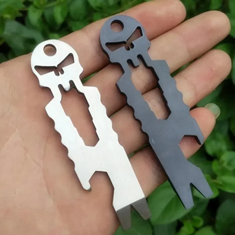 Multi Function Tool Tactical Keychain Keychain Tool Stainless Steel Tactical EDC Carry-on Pocket Outdoor Multi-function Tool Skull Keychain Screwdriver Crowbar
