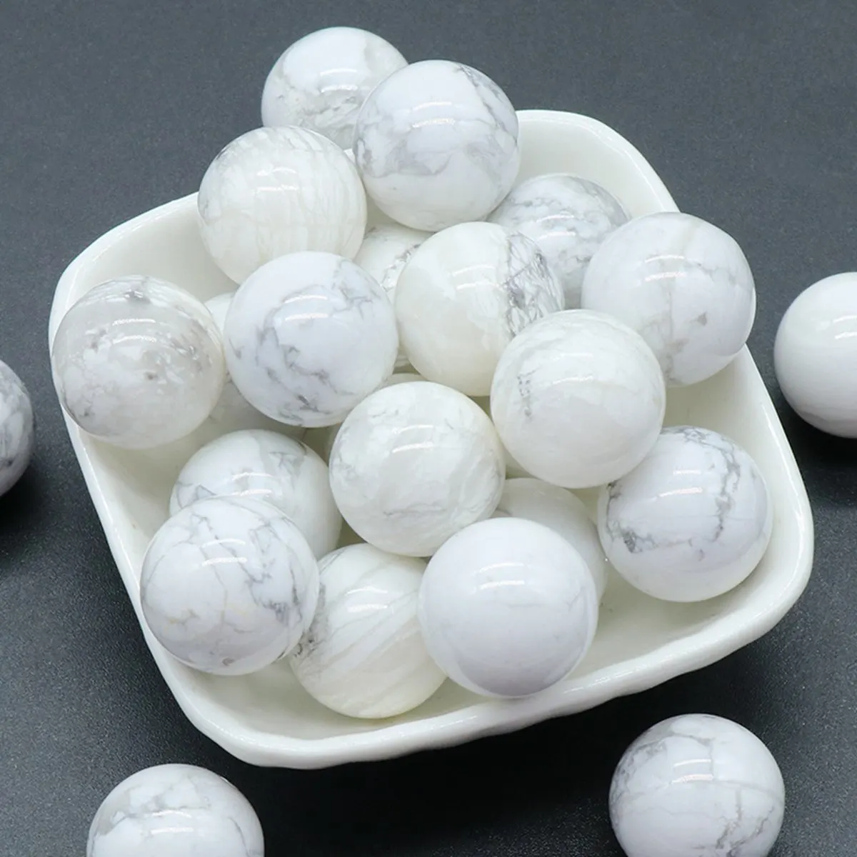 

16PCS 20MM Howlite Stress Relief Spheres & Balls Polished Meditation Balancing Home Decoration Crystal Beads