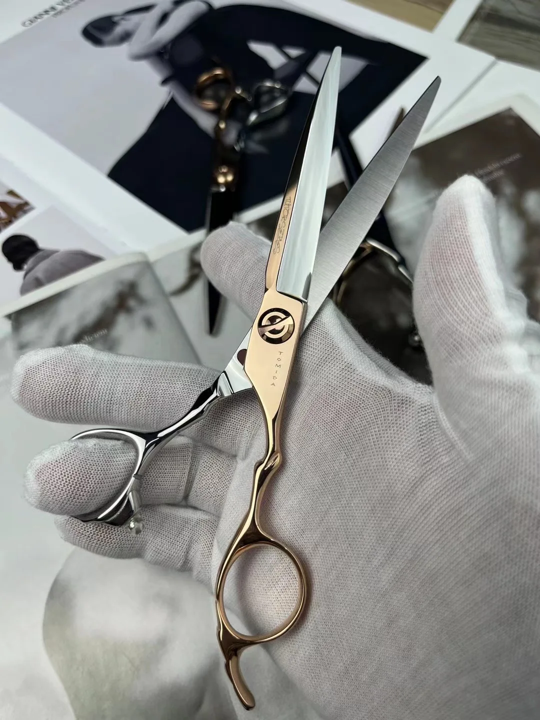 Description Picture 3 of itemTaiwan TOMIDA Comprehensive Barber Flat Scissors Gold Scissors Hairdressers Special Non-trace Thinning Teeth Scissors