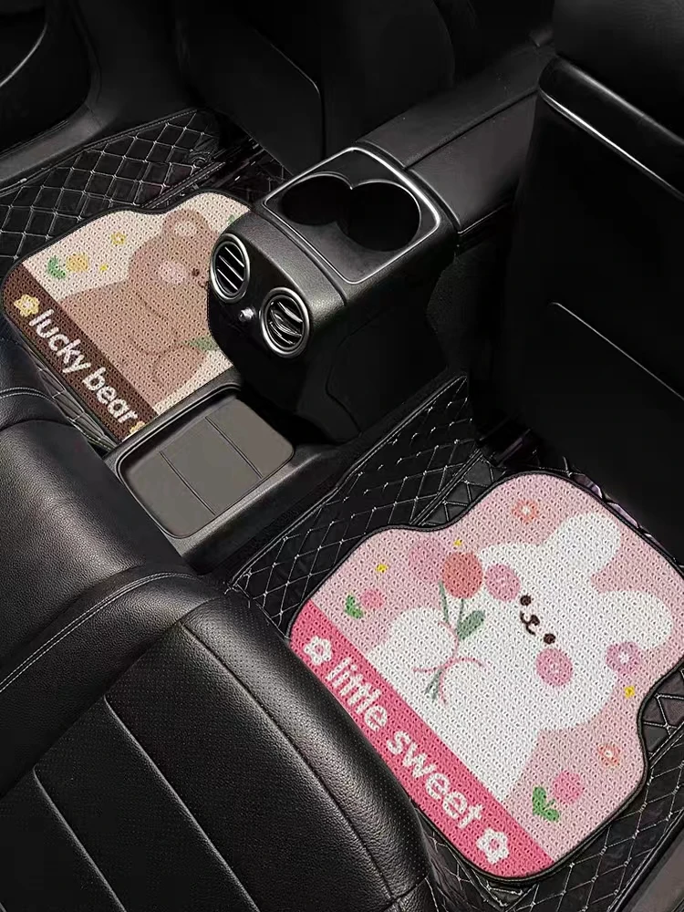 

2023 New Four Seasons Cartoon Bear Rabbit Anti-dirty Anti-slip Protective Silk Loop Durable Car Foot Mat Car Accessoires